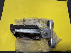 YAMAHA OEM FRT FOOTREST ASSEMBLY L | 1UF-27410-00-00 , pg2