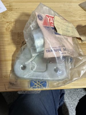 YAMAHA, stay fender 1 ,  256-21613-00-00 , fr7