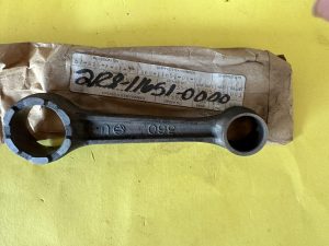 IMG_3246 Yamaha ,360-11651-00, 2R8-11651-00-00 Superseded by 34X-11651-00-00 - ROD,CONNECTING rod3
