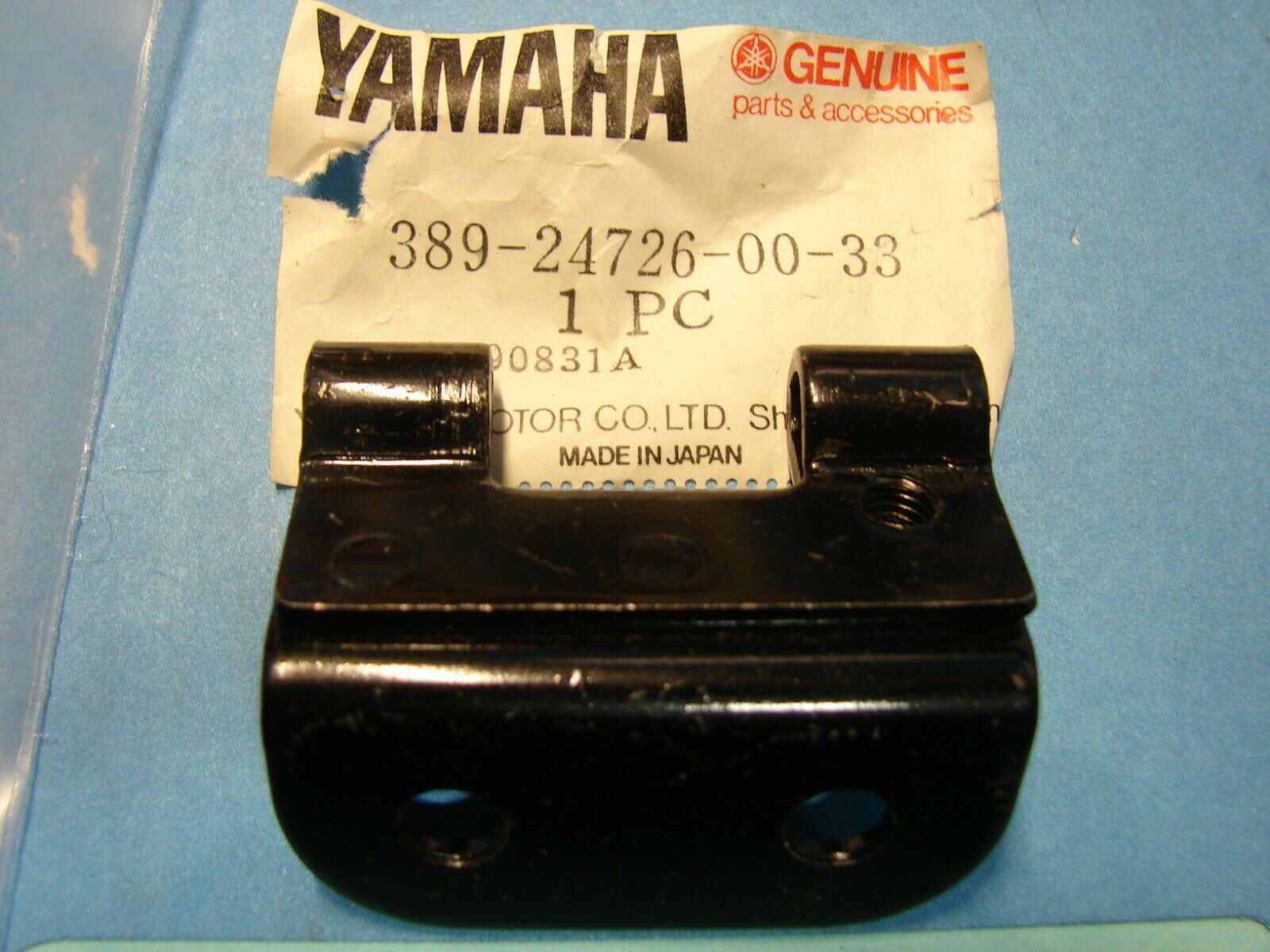 yamaha , Hinge, Seat YAMAHA BLK 389-24726-00-33 fr9