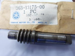YAMAHA 363-13175-00-00, oil1