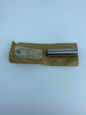 Yamaha 251-11633-00-00 PIN, PISTON , pin3