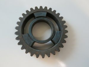 yamaha , gear, 5th pinion , 438-17151-00       g44