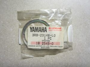 yamaha , 3R8-23148-L0 , cover , dust seal, susp1