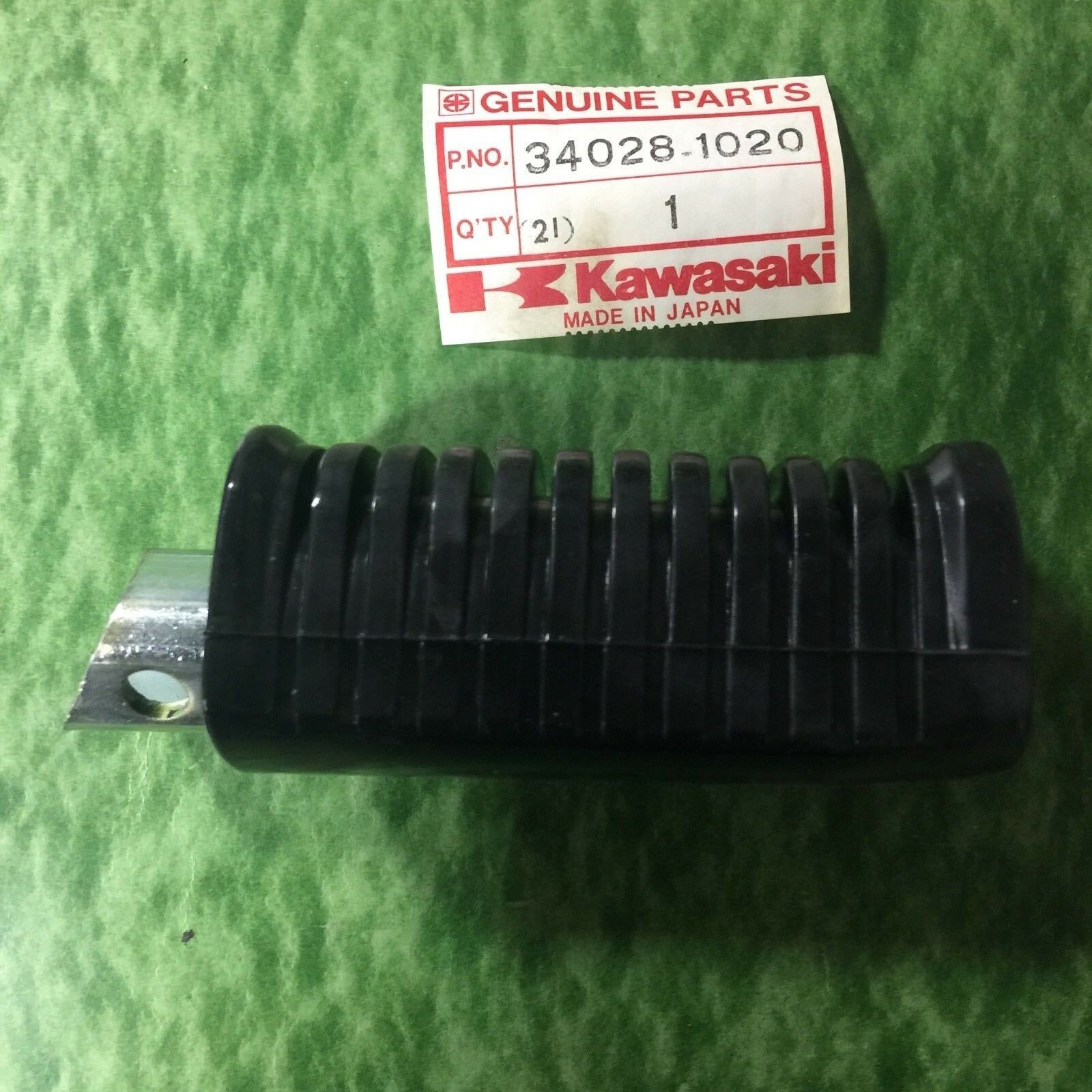 Kawasaki,34028-1020 STEP,FOOTREST,FR,R.H. , KZ550 , kbul1