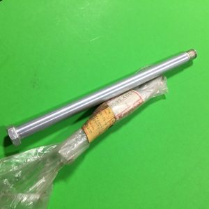 Kawasaki,33032-4001, SHAFT,SWING ARM , stk10