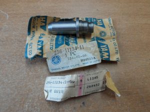 yamaha , Gde, Exst Vlv 1 O/S 256-11134-11 , new # 341-11134-11-00 , eng1