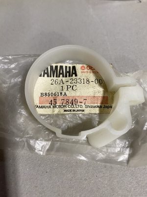 31FB0896-B096-425E-9E39-3C9475478749 Yamaha 26A-23318-00-00 HOLDER, CABLE 1 , cosm1