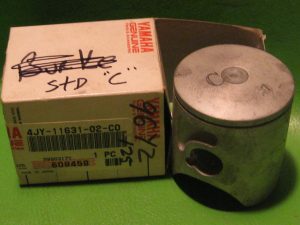 Yamaha 4JY-11631-02-C0 PISTON (STD) | UR, p13