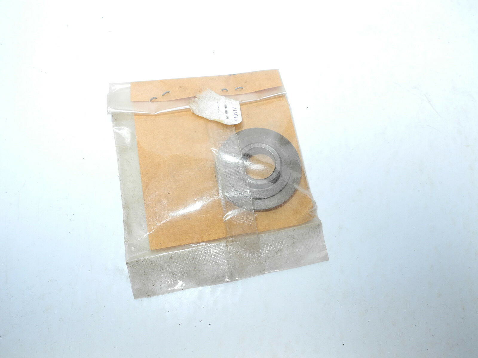 Yamaha 256-12117-02-00 RETAINER, VALVE SPR , eng7
