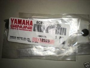 s-l500 Yamaha 8CR-25926-00-00 BOLT , b2