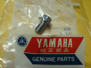 s-l1600 yamaha 95024-08012-00 BOLT, FLANGE , b3