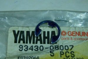 s-l1600 Yamaha 93430-08007-00 CIRCLIP , cl7