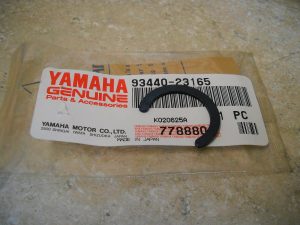s-l1600 Yamaha 93440-23165-00 CIRCLIP , cl8
