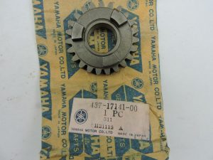 yamaha ,Gear, 4Th Pinion (23T) 437-17141-00-00 , 4EG-17141-00-00 ,g42