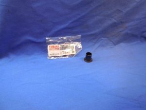 Yamaha 90381-15112-00 BUSH, SOLID , su3
