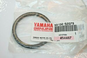 s-l500 Yamaha 93104-52079-00 OIL SEAL , se21
