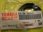 Yamaha 93106-35042-00 OIL SEAL , se21