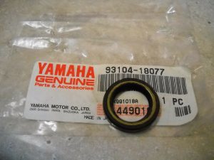 Yamaha 93104-18077-00 OIL SEAL , se21