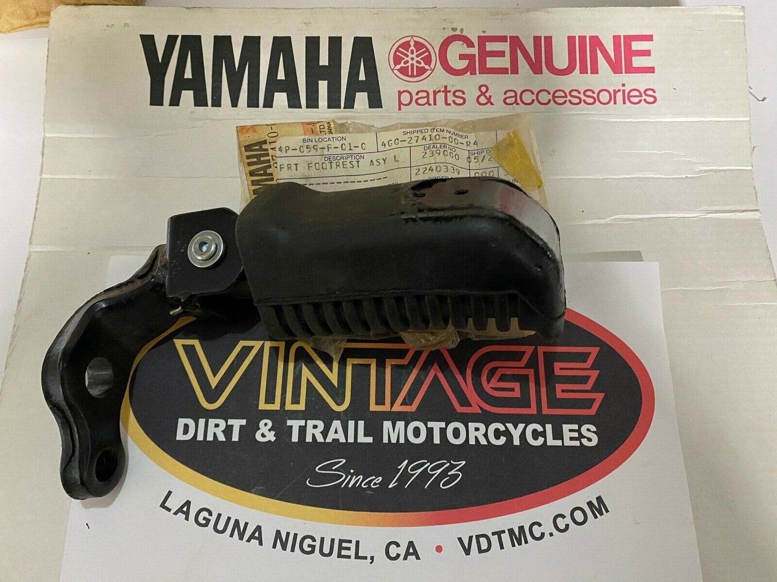 Yamaha , 4G0-27410-00-R4, Front Footrest LH Assembly 1981-83 XJ550 Seca  , bul19