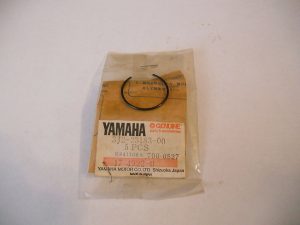Yamaha 3J2-23183-00-00 CIRCLIP , cl8