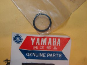 s-l1600 Yamaha 93410-17037-00 CIRCLIP , cl7