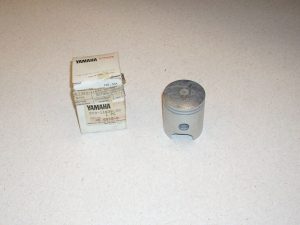 Yamaha 5T0-11636-00-00 Superseded by 3E5-11636-00-00 - PISTON 2 O/S 0.50 , p8