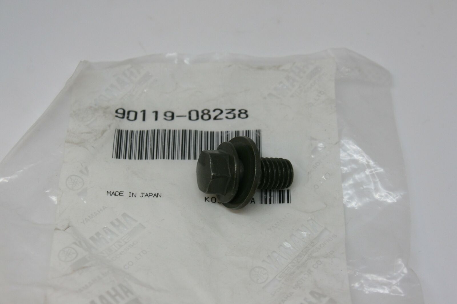 Yamaha 90119-08238-00 BOLT, WITH WASHER , b5
