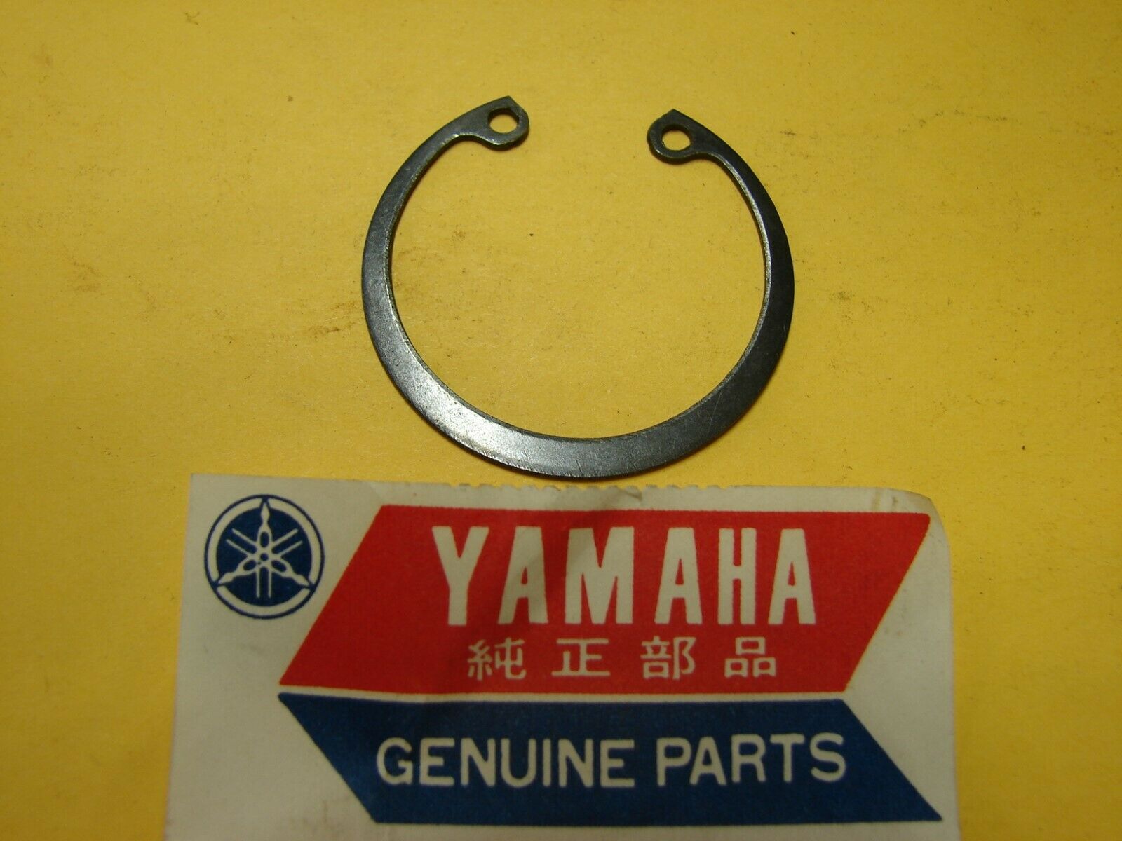 Yamaha 99009-35500-00 CIRCLIP , cl8