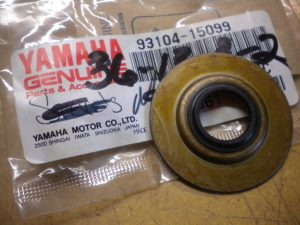 Yamaha 93104-15099-00 OIL SEAL (2HT) ,se15