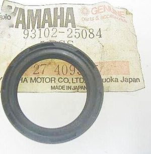 YAMAHA ,FRONT AXLE OIL SEAL ,SD-TYPE, 93102-25084-00 , se15