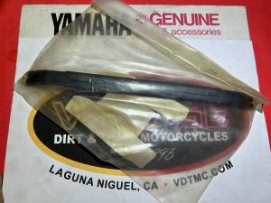 Yamaha, 2JN-12231-00, STOPPER GUIDE, statv
