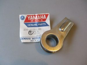 s-l1600-1 Yamaha 256-25388-00-00 PULLER, CHAIN 1 , fr3
