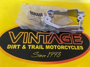 s-l1600 Yamaha , Cover, Oil Pump 439-15416-02 , oil2