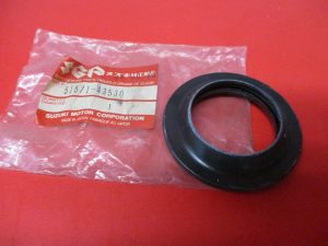 Suzuki 51571-43530 Superseded by 51173-25D00 - SEAL, DUST, suz1