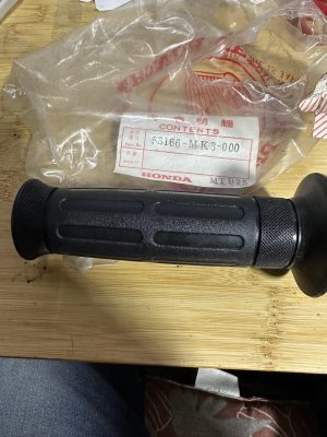 IMG_2433 Honda 53166-MK3-000 GRIP, L. HANDLE,hbul1