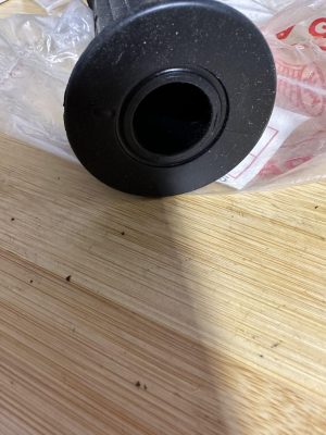 IMG_2434 Honda 53166-MK3-000 GRIP, L. HANDLE,hbul1