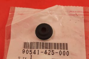 Honda 90541-425-000 SETTING RUBBER, HRU1