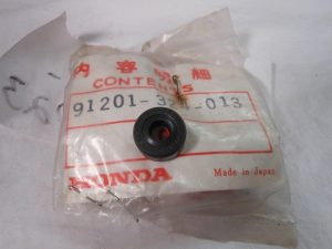 s-l1600 Honda 91201-324-013 OIL SEAL (6.5X14.5X7) , hse1