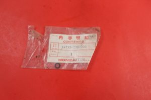 Honda 14733-230-000 RUBBER, STEM SEAL SUCTION ,hse2