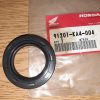 Honda 91201-KA4-004 OIL SEAL  Details  Size: 38X58X11, hse2