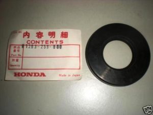 Honda 91203-259-000 OIL SEAL (30X62X8), hse2