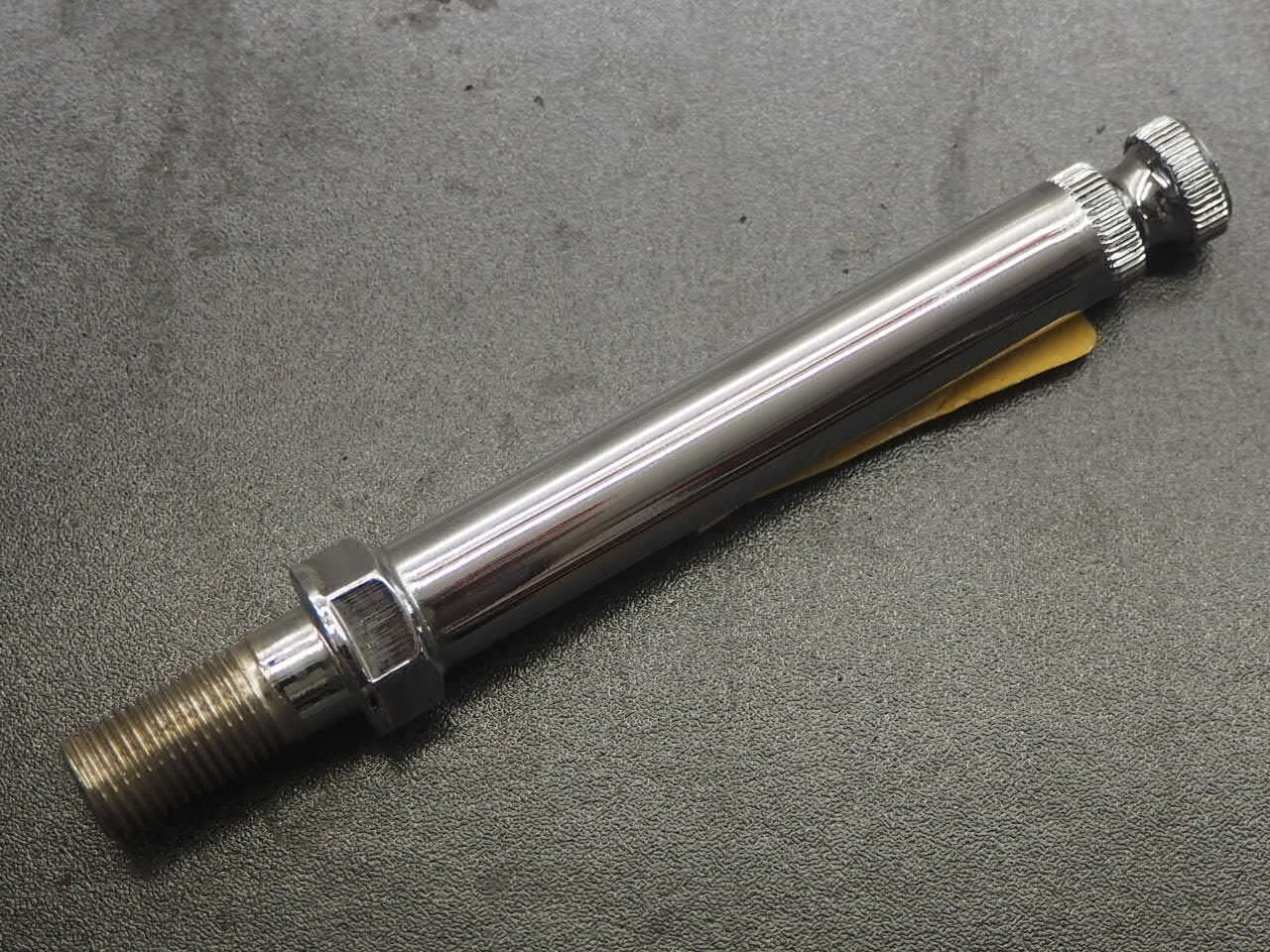 Honda 90154-455-670 BOLT, FR. TURN SIGNAL , single , hL2