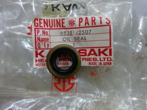 s-l1600 Kawasaki 653B142507 OIL SEAL, kse1