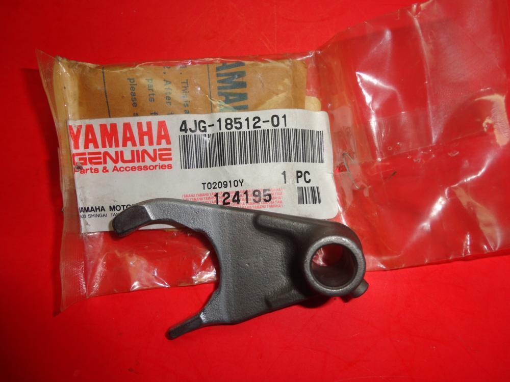 Yamaha 5H0-18512-00-00 Superseded by 4JG-18512-01-00 - FORK,SHIFT 2 , tr6