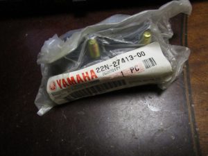 Yamaha 22N-27413-00-00 FOOTREST COVER , peg2