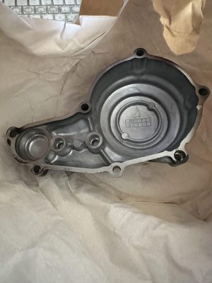 IMG_3261 Yamaha 1WG-15421-00-00 COVER, CRANKCASE R , bul22