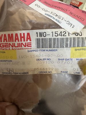 IMG_3262 Yamaha 1WG-15421-00-00 COVER, CRANKCASE R , bul22