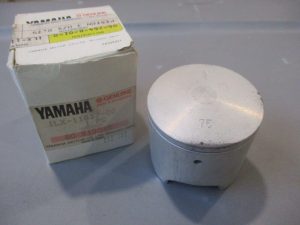 s-l1600-1 Yamaha 1LX-11637-00-00 PISTON 3 O/S 0.75 (0.75MM O/S , p16