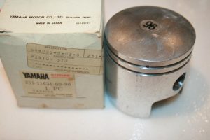 Yamaha 251-11631-00-96 PISTON STD , p16
